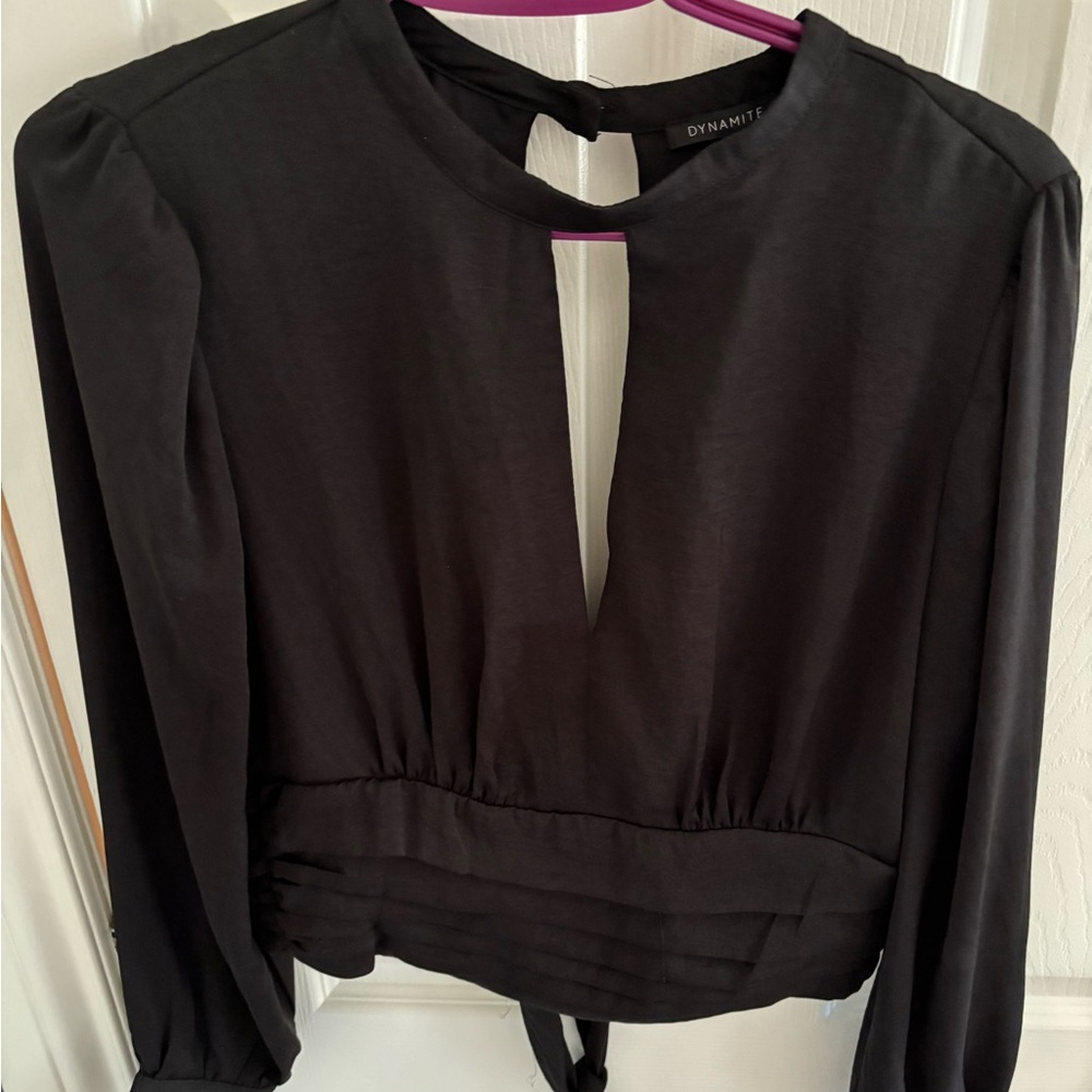 Cute open back black blouse from dynamite, perfect for going out